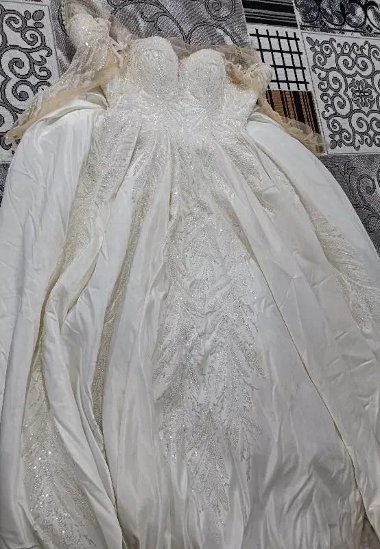 لباس عروس|لباس|خرم‌آباد, |دیوار