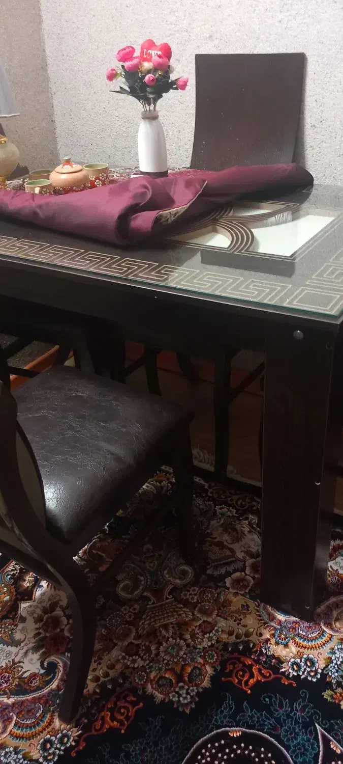 میز4نفرسالم وبدونه شکستگی.|میز و صندلی غذاخوری|ساوه, |دیوار