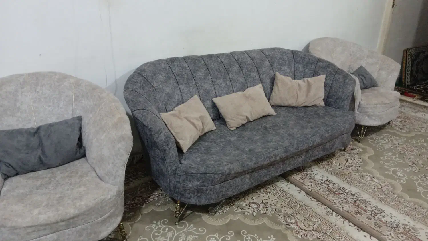 مبل راحتی صدفی پایه فلزی|مبلمان خانگی و میز عسلی|ساری, |دیوار