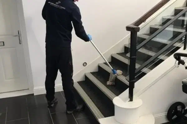 خدماتی نظافت راه پله ساختمان و پارکینگ|خدمات نظافت|تبریز, |دیوار