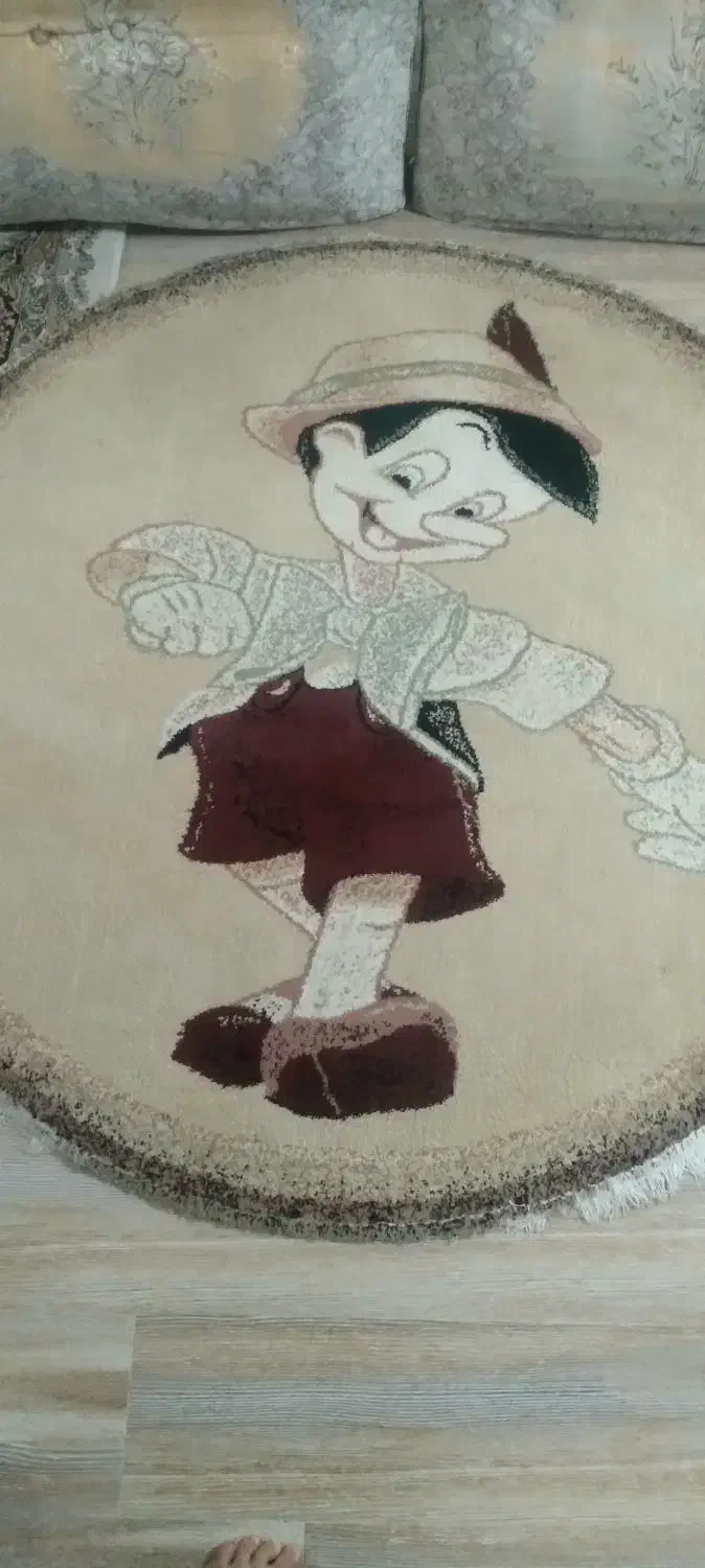 فرش گرد و  ۲ عدد پشتی|فرش|مسجد سلیمان, |دیوار