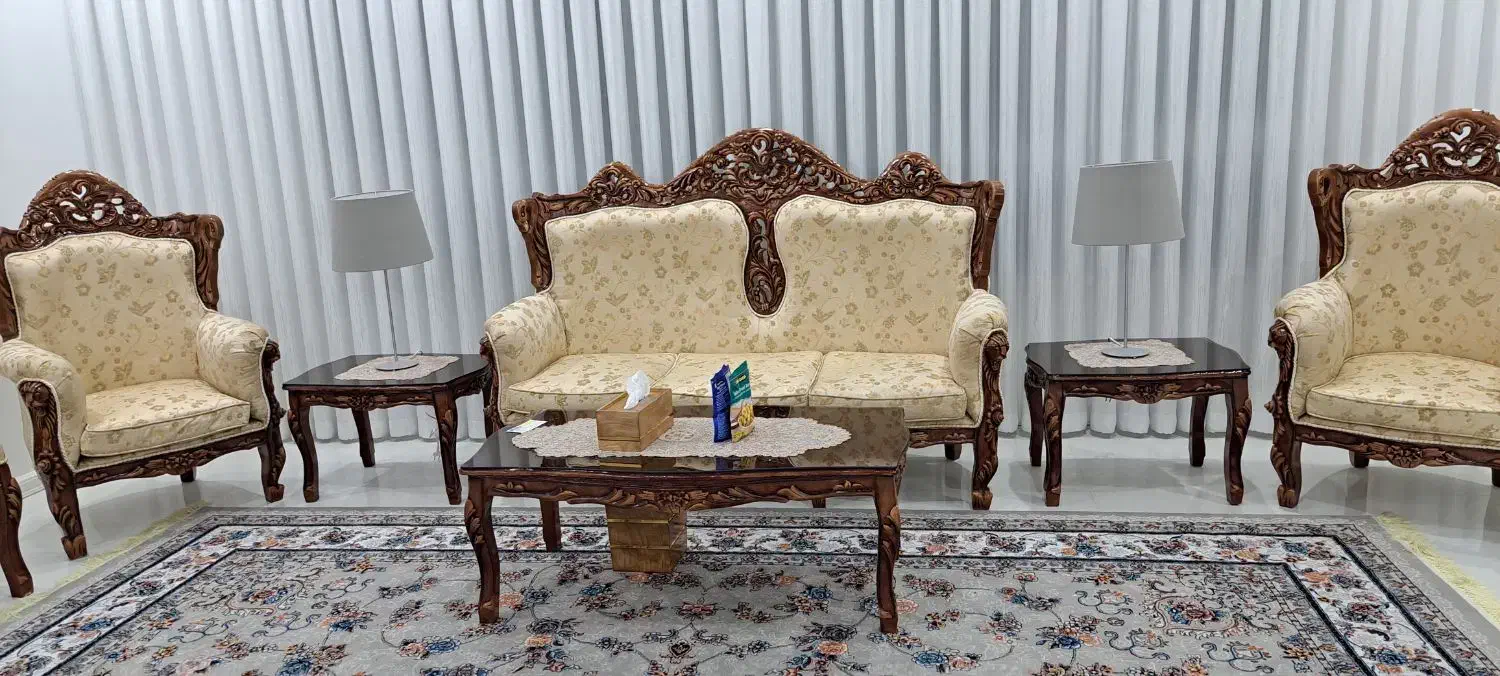 مبل سلطنتی ۹ نفره با بهترین چوب|مبلمان خانگی و میز عسلی|مشهد, کوشش|دیوار