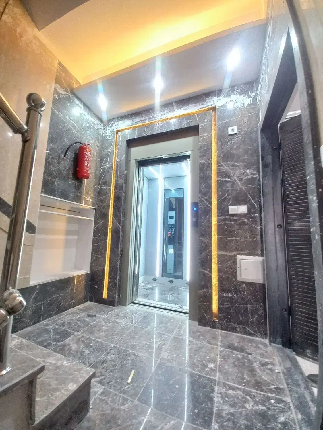 فروش تکواحدی کلید نخورده نگارستان/ جنوبی ساز|فروش آپارتمان|قرچک, میرزائی جنوبی|دیوار