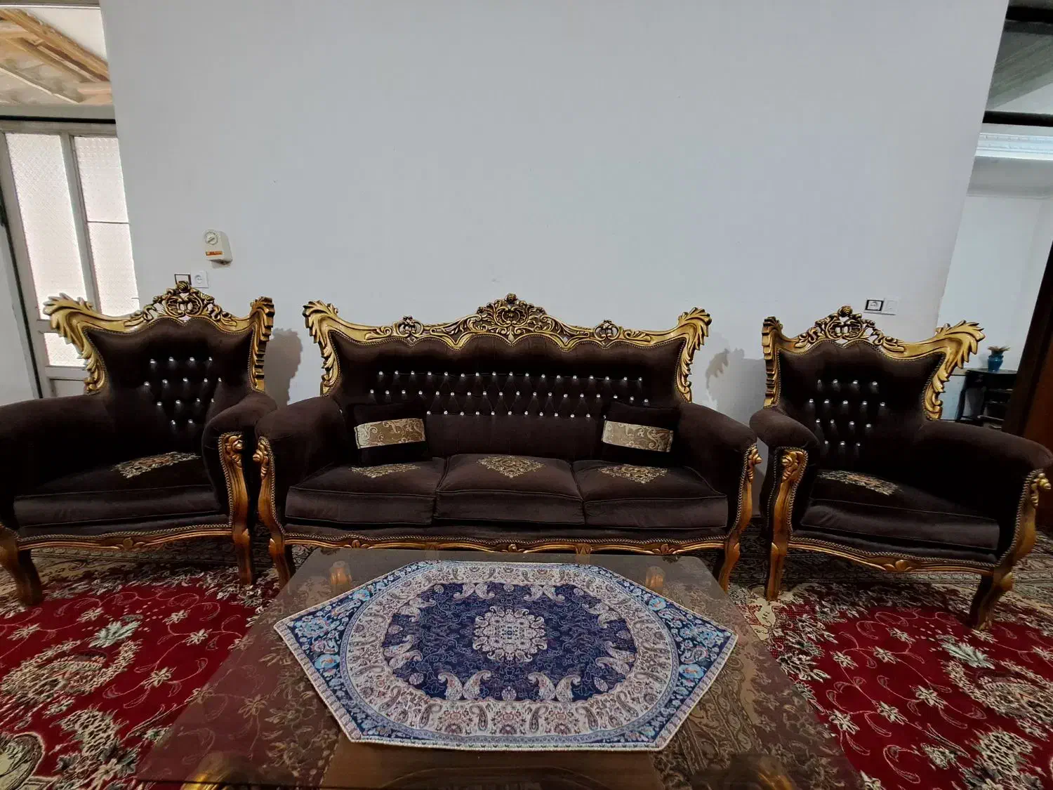 مبل سلطنتی ۹نفره|مبلمان خانگی و میز عسلی|گلوگاه, |دیوار