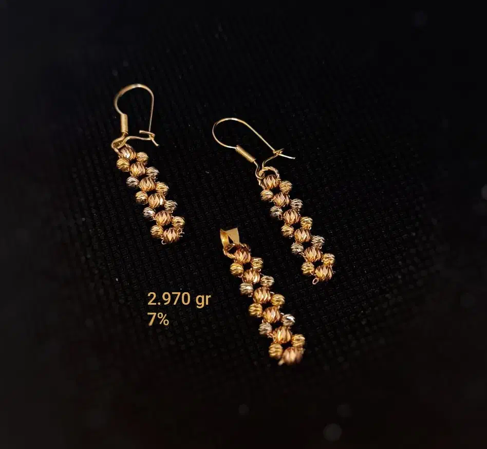 طلا فقط ۴ درصد بالاتر از تابلو|جواهرات|شیراز, شاهچراغ|دیوار