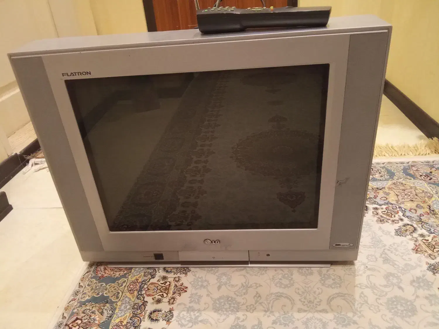 تلویزیون ۲۱ اینچ ال‌جی با گیرنده|تلویزیون و پروژکتور|قم, سعادتی|دیوار