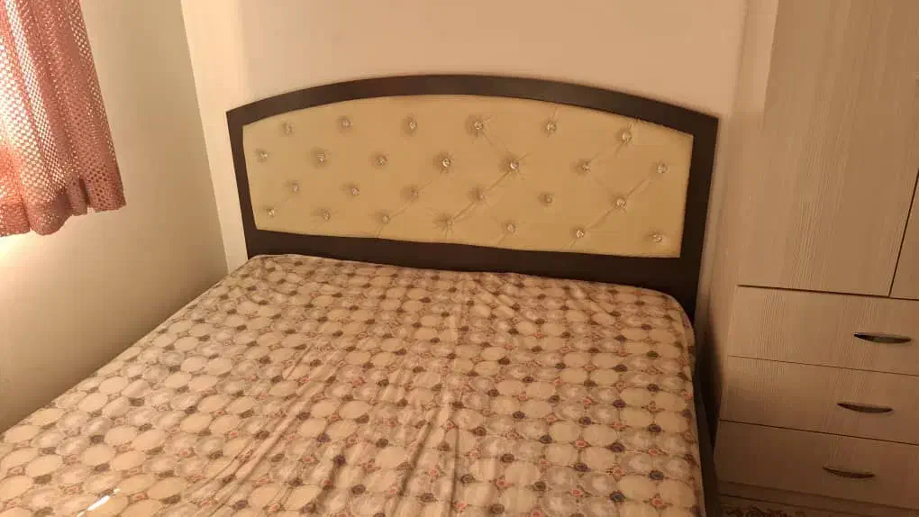 تخت چوبی با تشک رویان|تخت و سرویس خواب|تهران, خزانه|دیوار