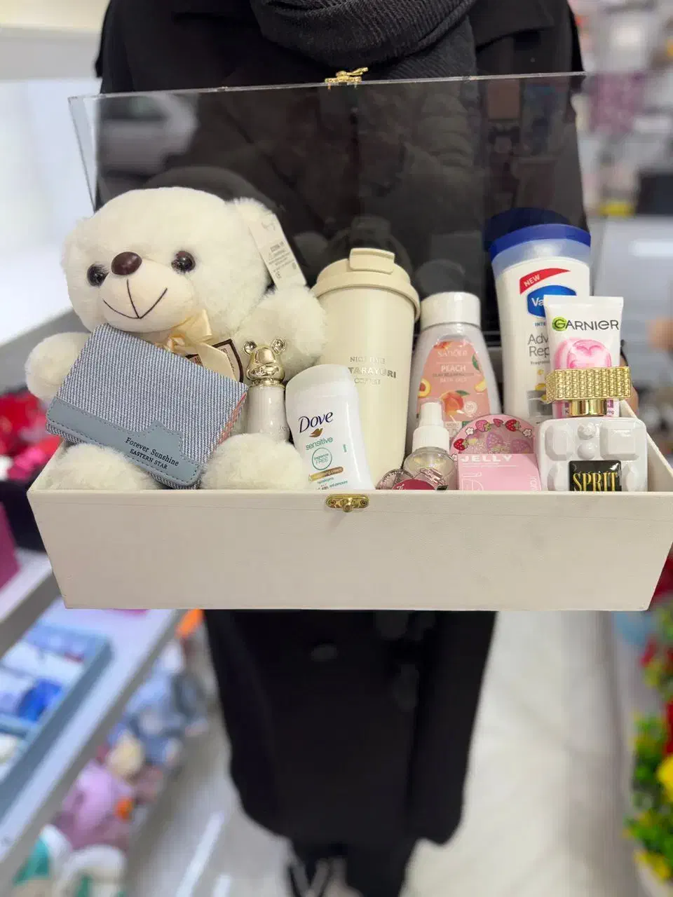 روز مادر باکس و گل|گل مصنوعی|ماکو, |دیوار