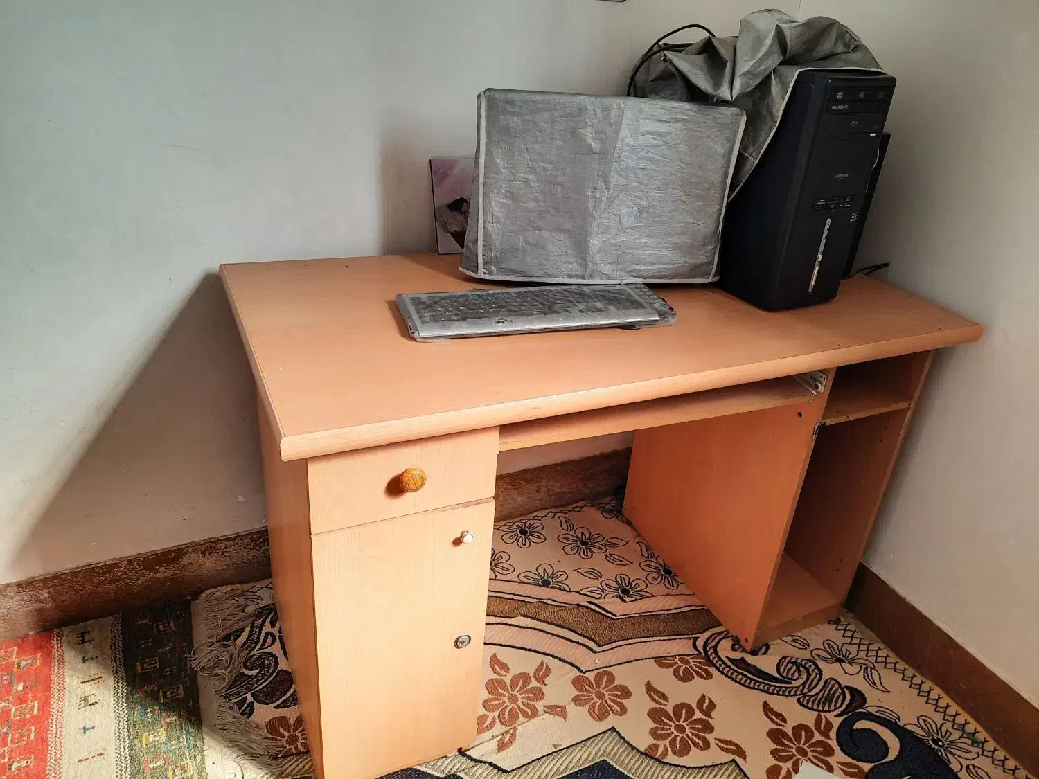 کامپیوتر|رایانه رومیزی|شیراز, کوشک میدان|دیوار