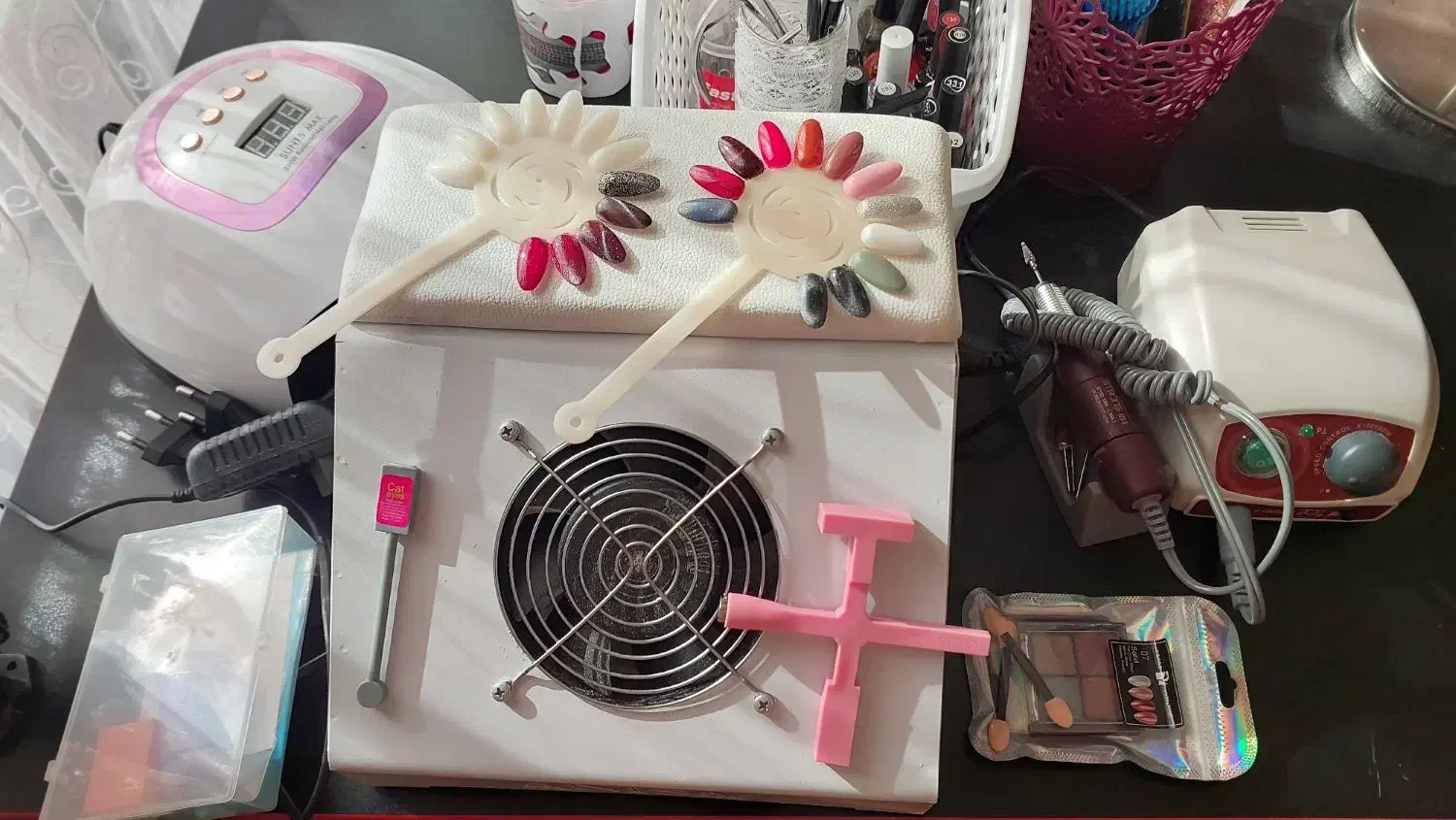 لوازم کاشت ناخن|آرایشی، بهداشتی، درمانی|رشت, پاستوریزه|دیوار