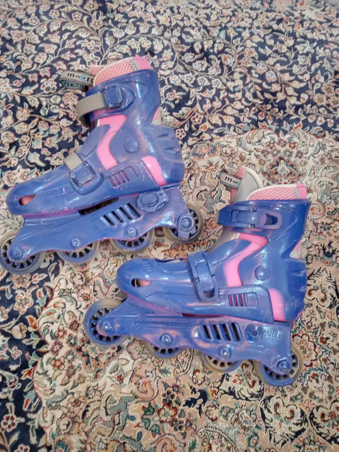 کفش اسکیت سالم و با کیفیت|دوچرخه، اسکیت، اسکوتر|هشتگرد, شهرک ارم شرقی|دیوار