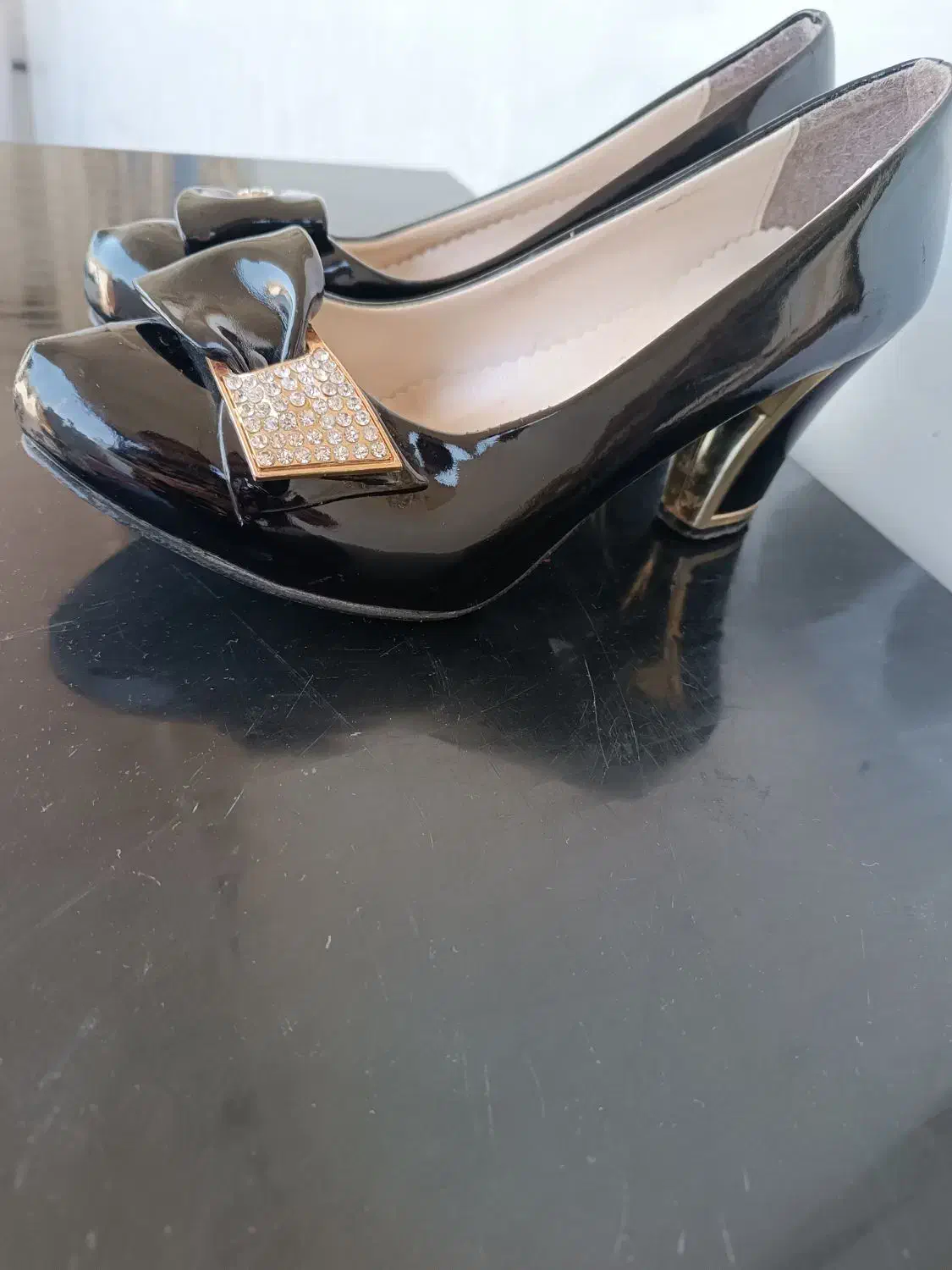 کفش مجلسی|کیف، کفش، کمربند|الشتر, |دیوار