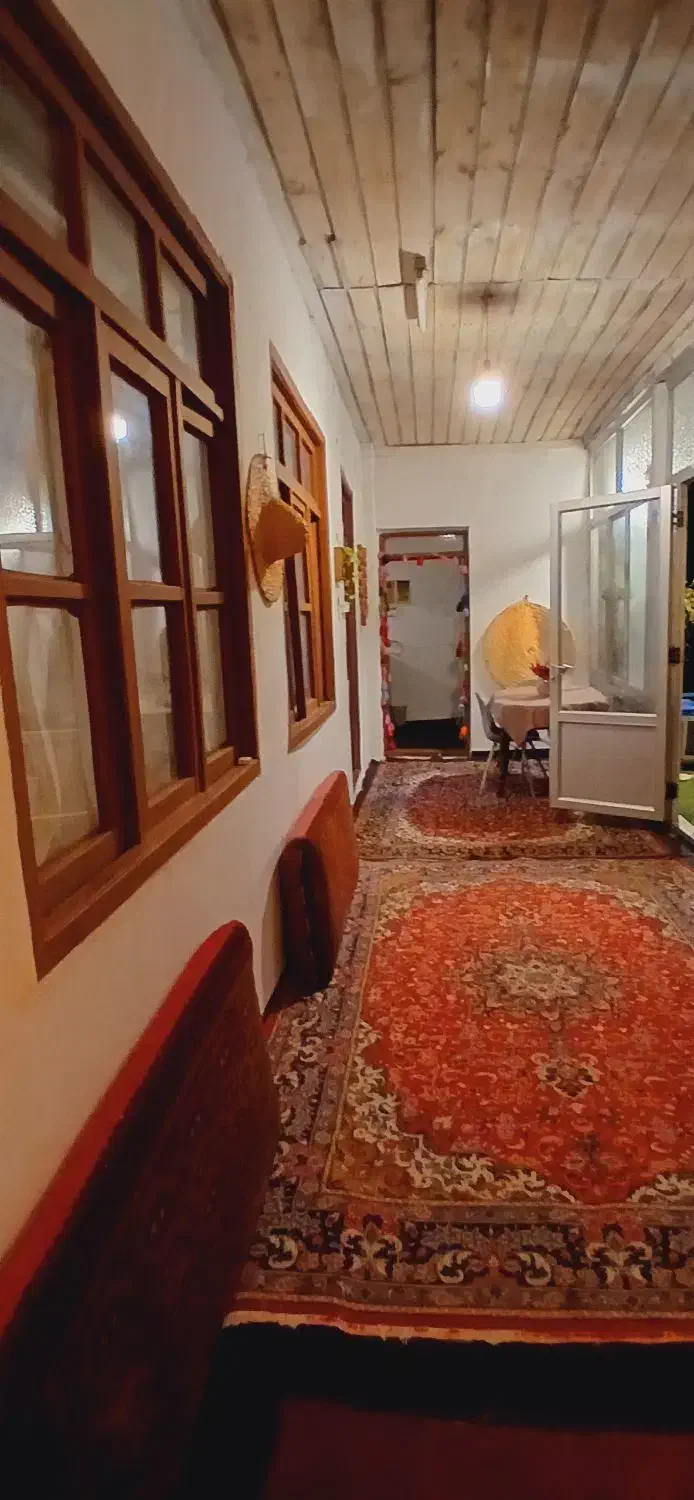 اجاره روزانه و ماهانه ویلا سنتی با ویوه کوه و جنگل|اجارهٔ کوتاه‌مدت ویلا و باغ|لاهیجان, لیل|دیوار