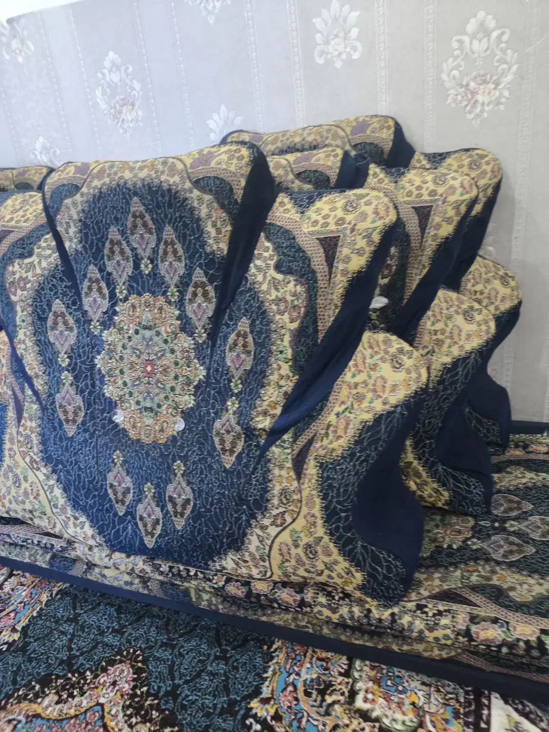 پشتی خلیجی|پشتی|باوی, |دیوار