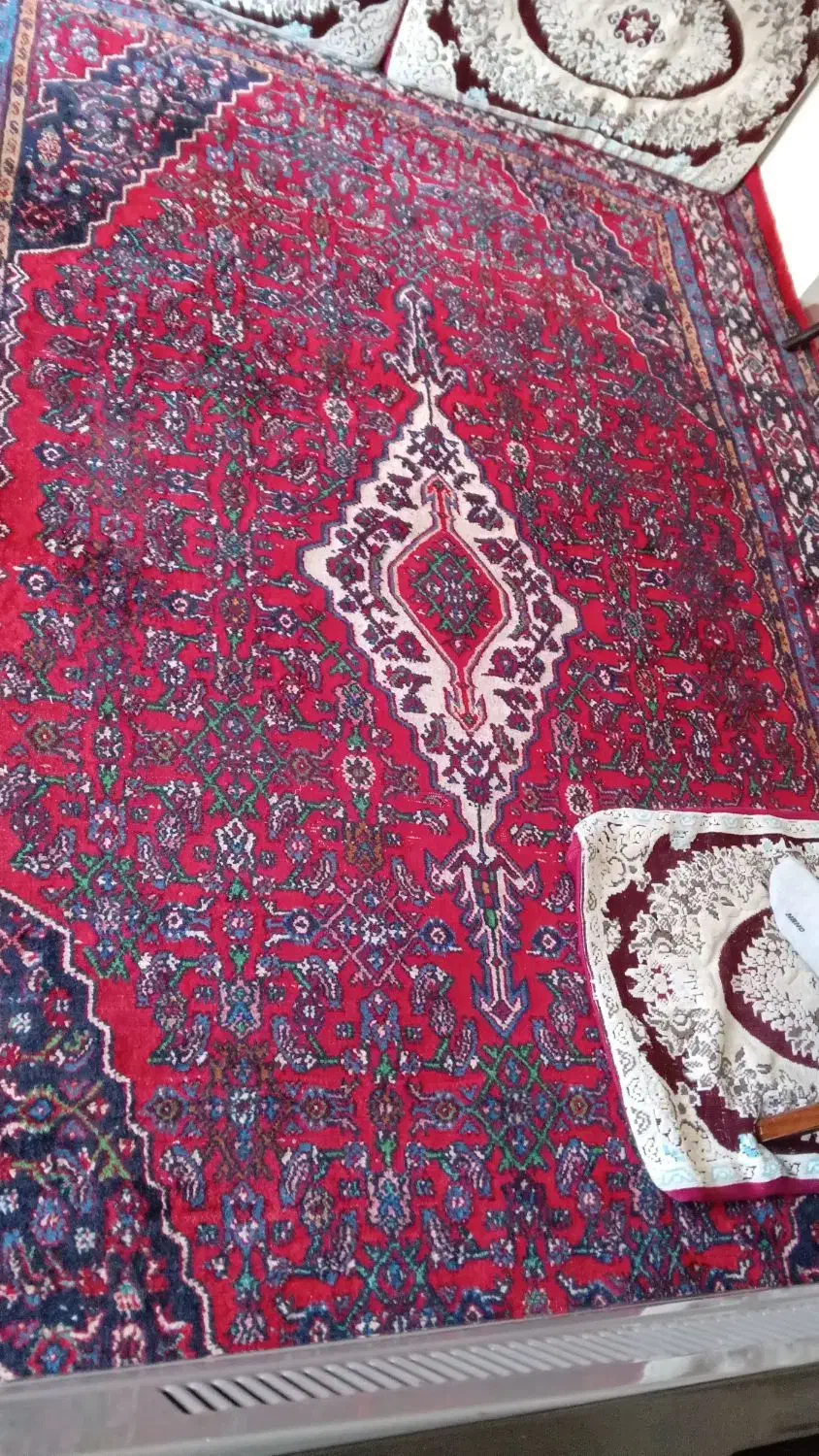 فرش دست بافت سالم بدون پارگی در دو طرح|فرش|همدان, |دیوار