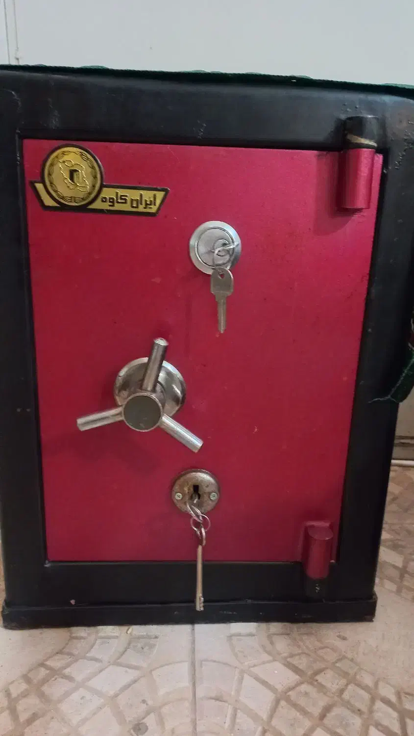 گاو صندوق زد حریق|ابزارآلات|لنگرود, |دیوار