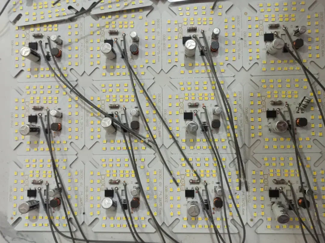 چیپ ۶۰ وات سیم خورده|لامپ و چراغ|قرچک, مهدیه|دیوار