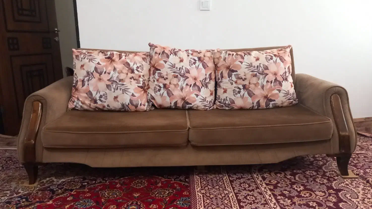 فروش مبل ۷ نفره به همره ۳ عدد عسلی|مبلمان خانگی و میز عسلی|ترکمانچای, |دیوار