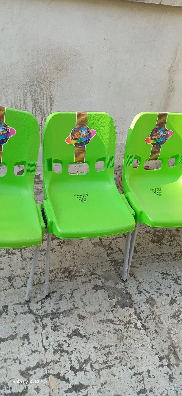 صندلی پلاستیکی پایه فلزی سبز رنگ ناصر با کد ۸۰۸|صندلی و نیمکت|تهران, افسریه شمالی|دیوار