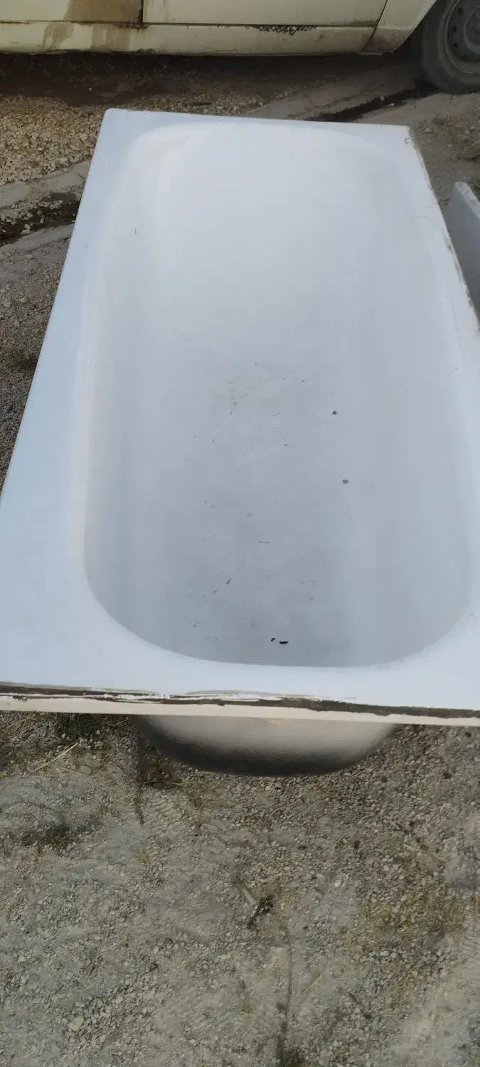 وان حمام آهنی تمیز مناسب داخل حمام یا سبزی فروشی|لوازم سرویس بهداشتی|کرمانشاه, |دیوار