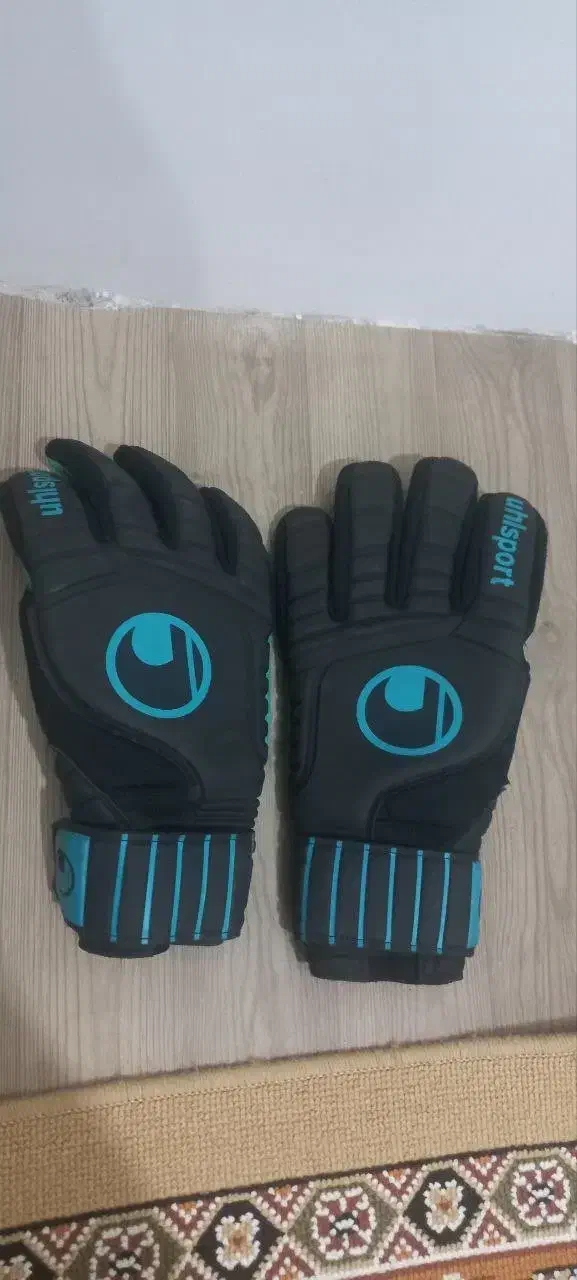 دستکش دروازه بانی|لباس|هشتگرد, هشتگرد قدیم|دیوار