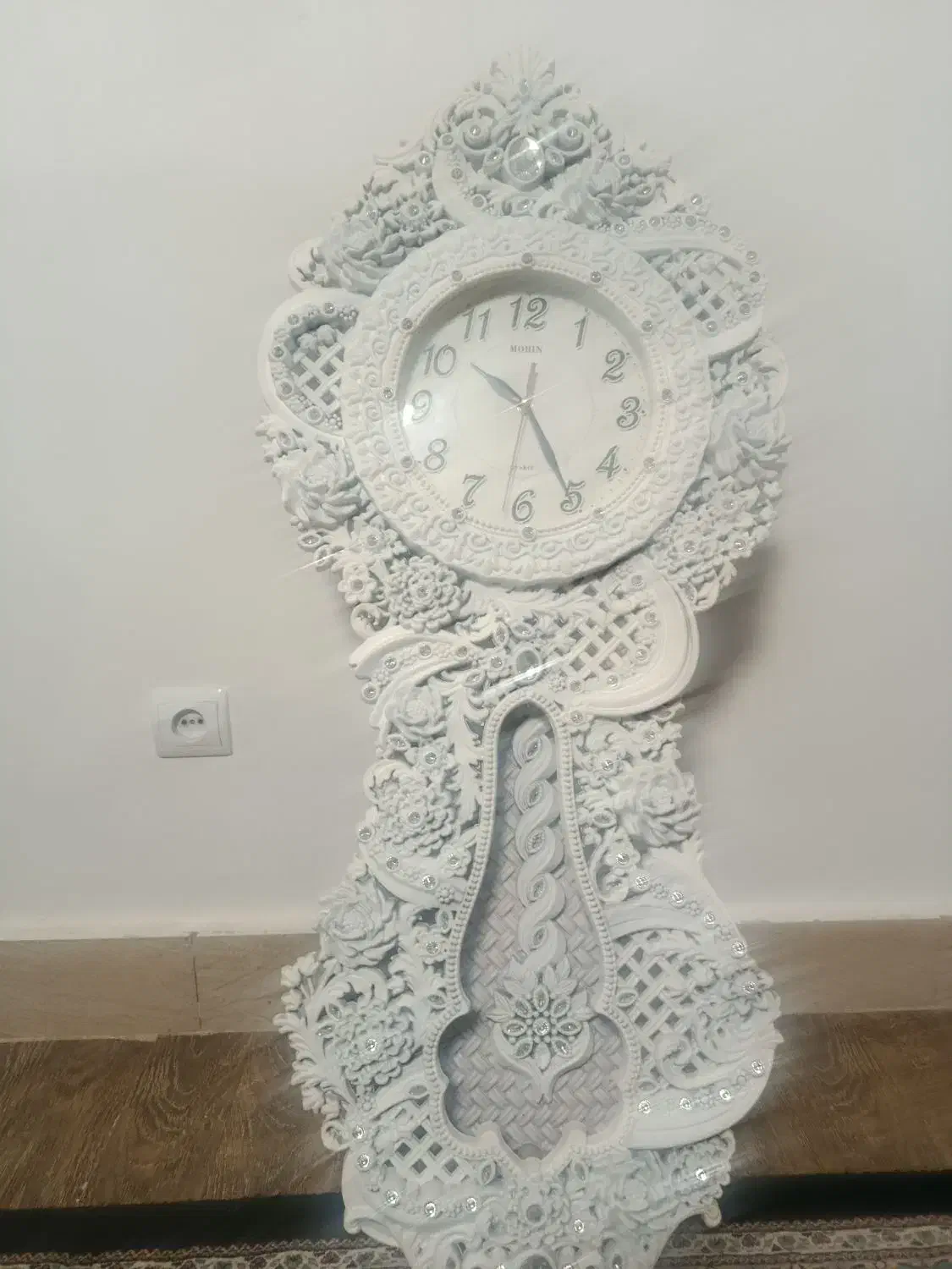 ساعت بزرگ|ساعت دیواری و تزئینی|میانه, |دیوار