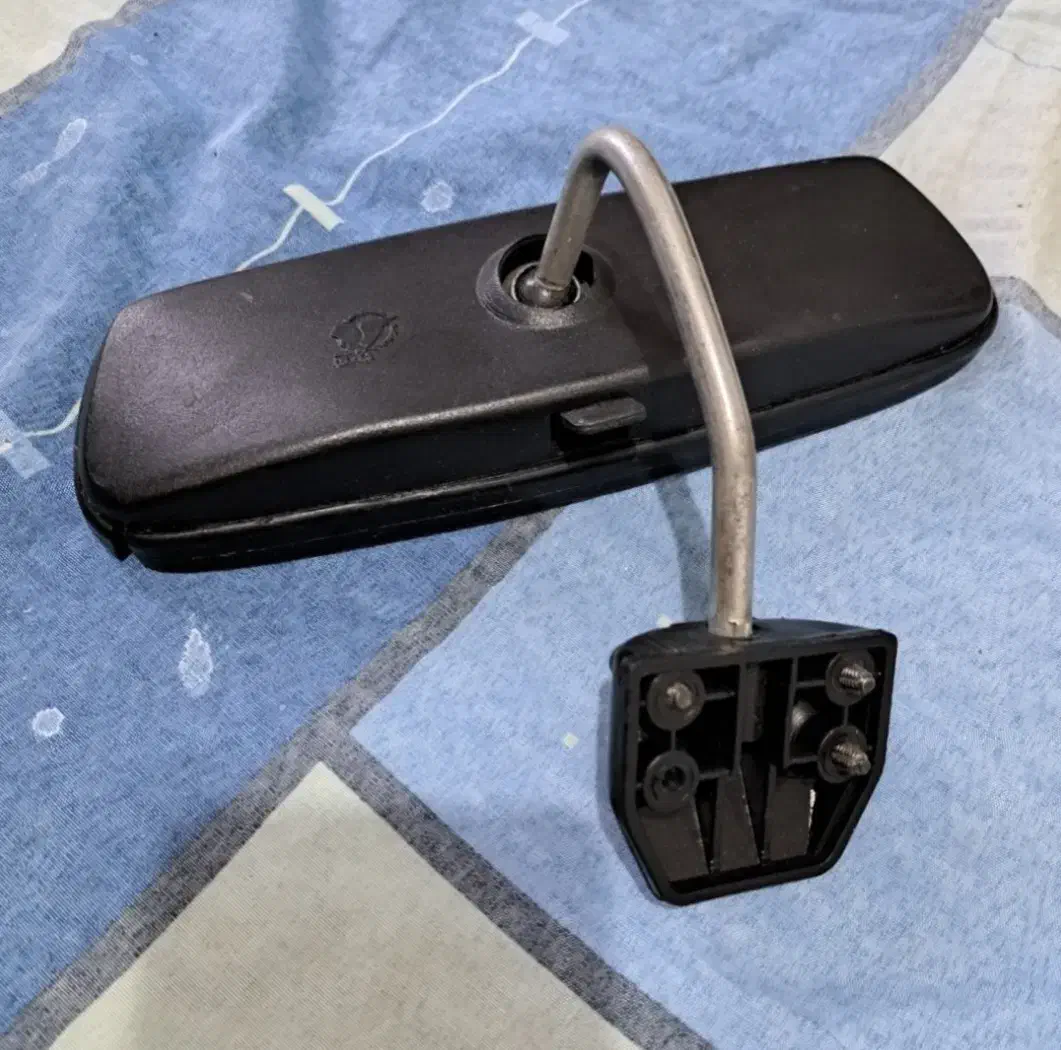 آینه وسط ماشین|قطعات یدکی و لوازم جانبی|رشت, حسین آباد|دیوار