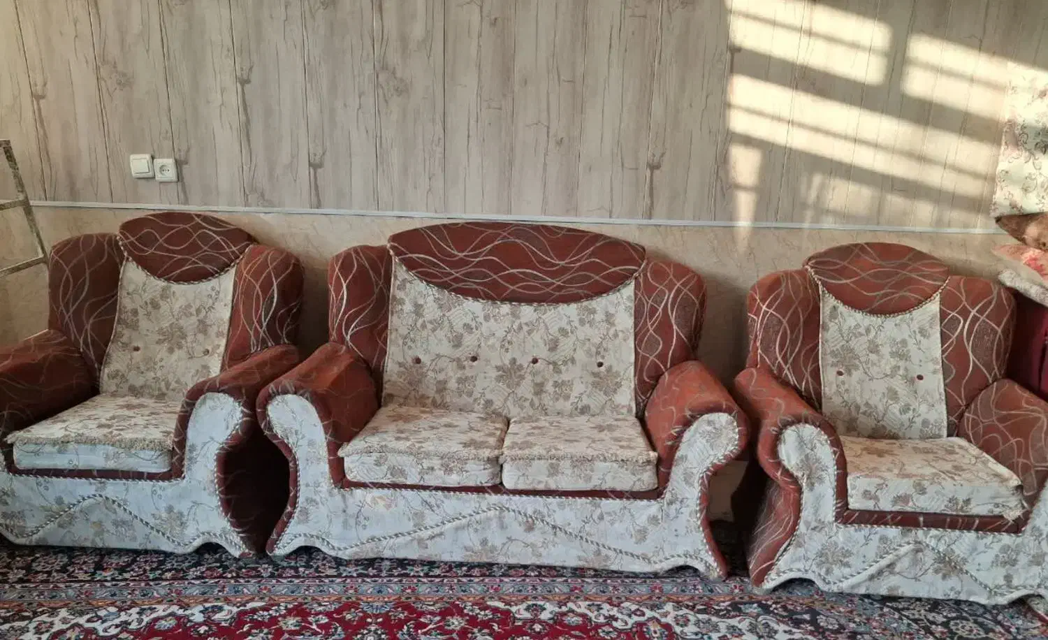 مبل منزل/باغ  تمیز بدون نیاز به تعمیر درحد نو|مبلمان خانگی و میز عسلی|اصفهان, کوی امیریه|دیوار