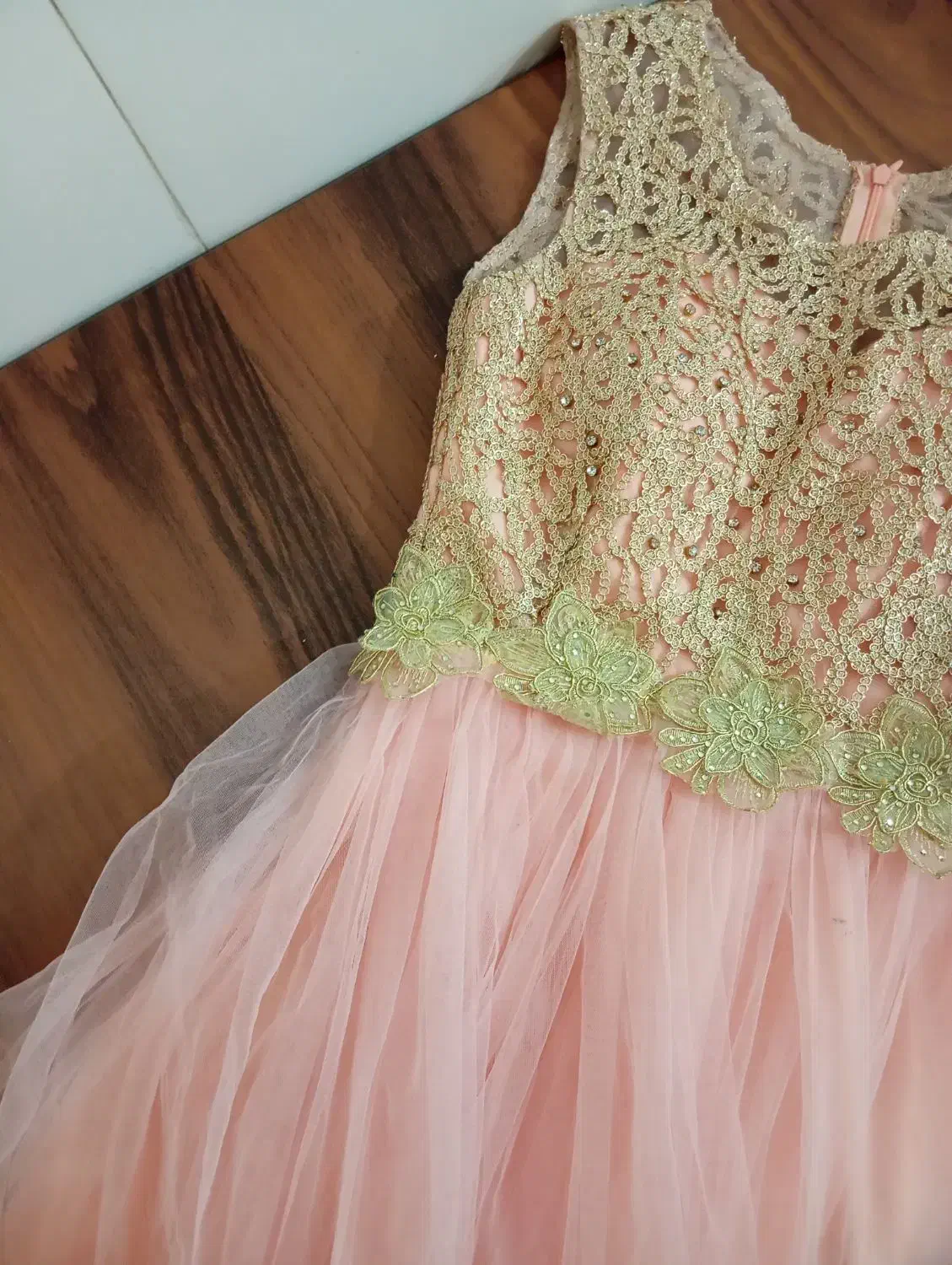 لباس مجلسی|لباس|چهارباغ, |دیوار