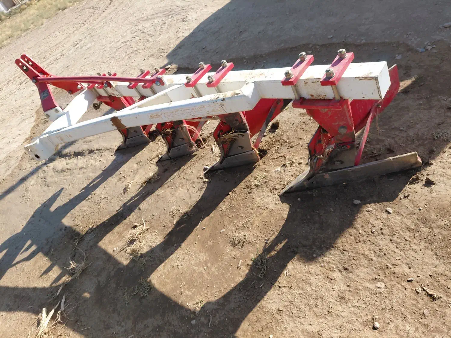 تراکتور گاوآهن 4 خیش درحد|ماشین‌آلات صنعتی|شیراز, گویم|دیوار