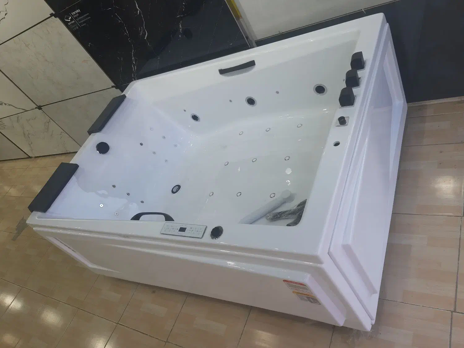 جکوزی دونفره      بیستون|لوازم حمام|خرم‌آباد, |دیوار