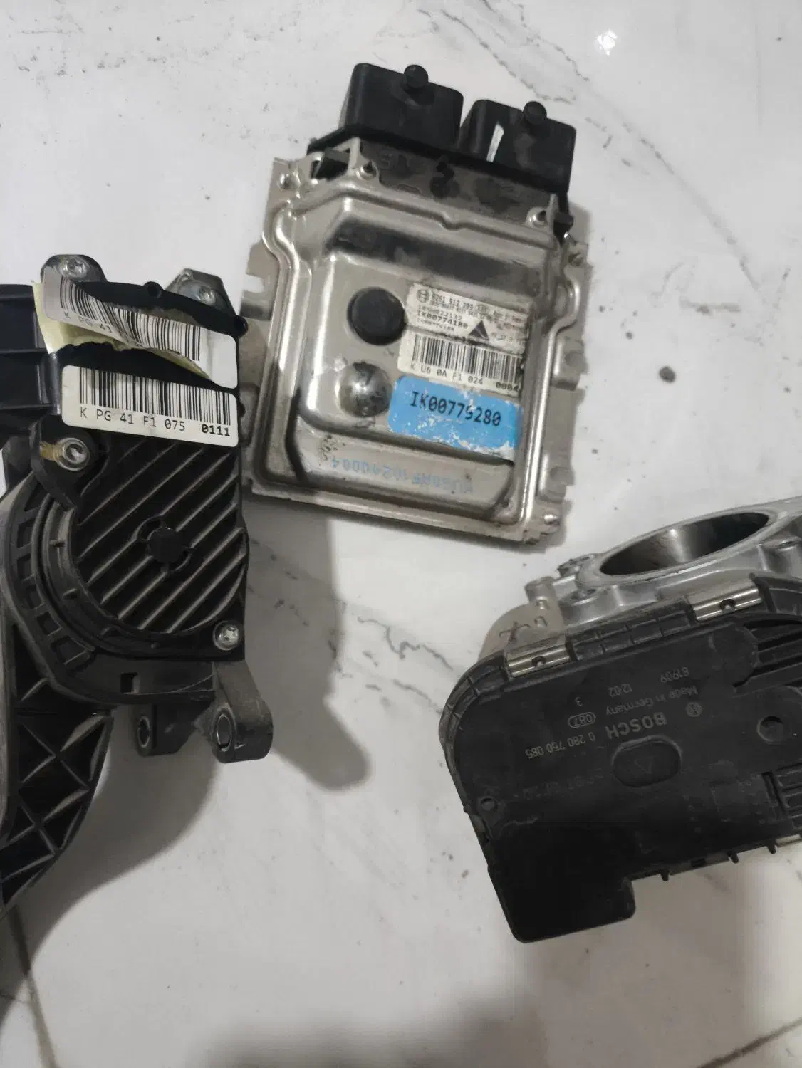 فروش و تعمیرات تخصصی انواع ایسیو و یونیت خودرویی|قطعات یدکی و لوازم جانبی|کرمان, |دیوار