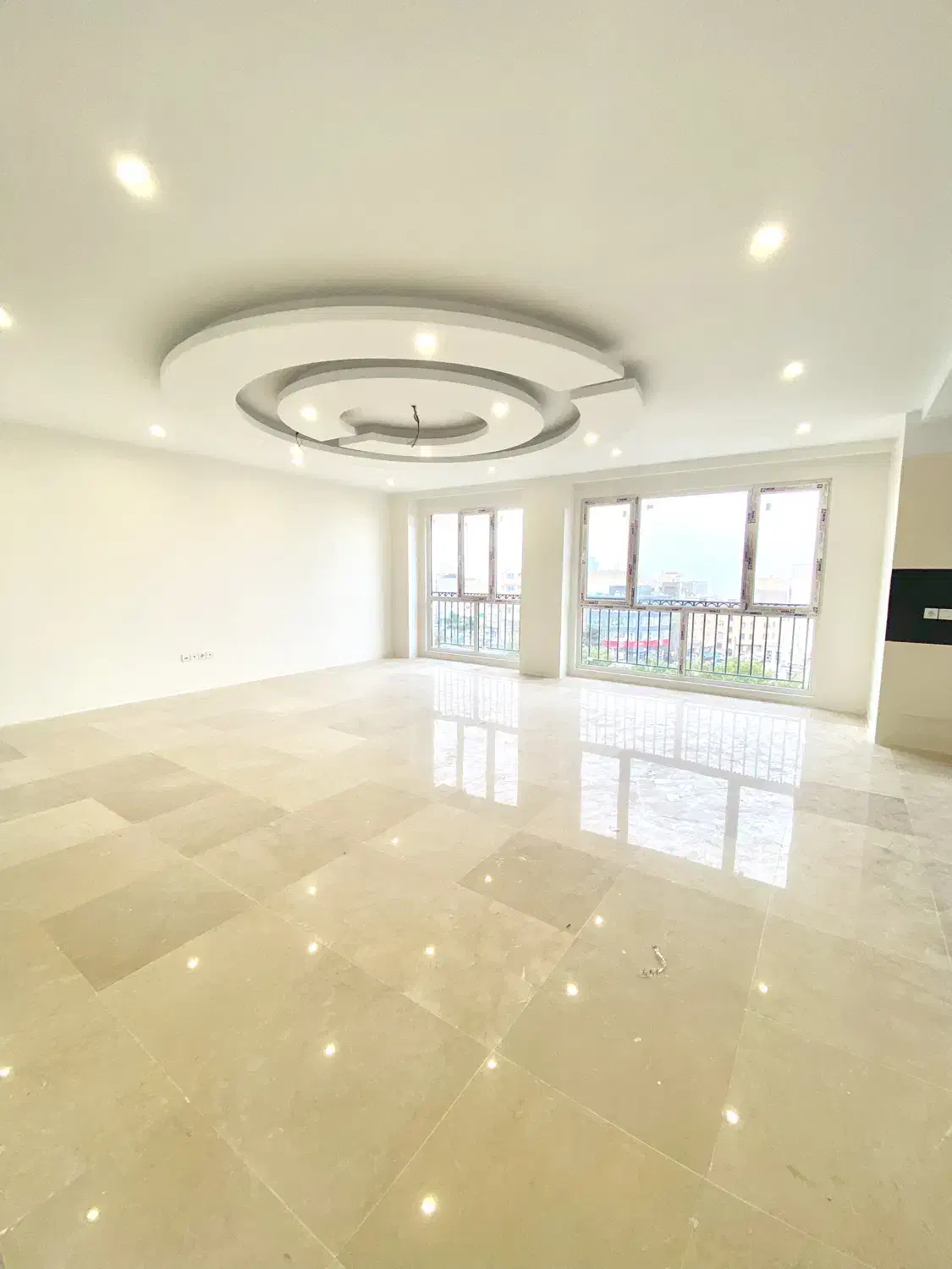 ۱۳۰متر/کلیدنخورده/سالن پرده خور/بسیارشیک/خوش نقشه|اجارهٔ آپارتمان|تهران, پونک|دیوار