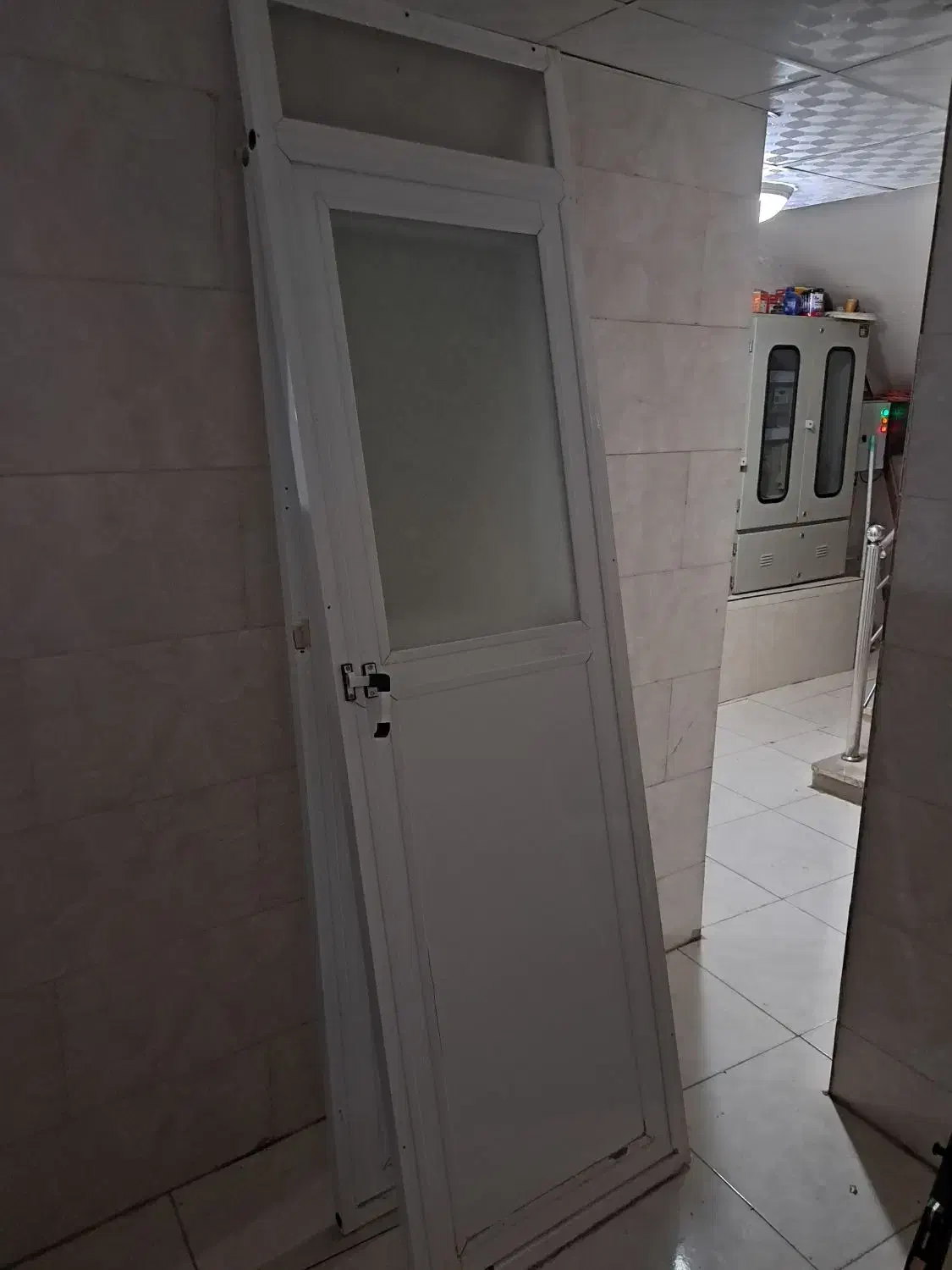 درب آلومینیومی همراه شیشه|مصالح و تجهیزات ساختمان|جم, |دیوار