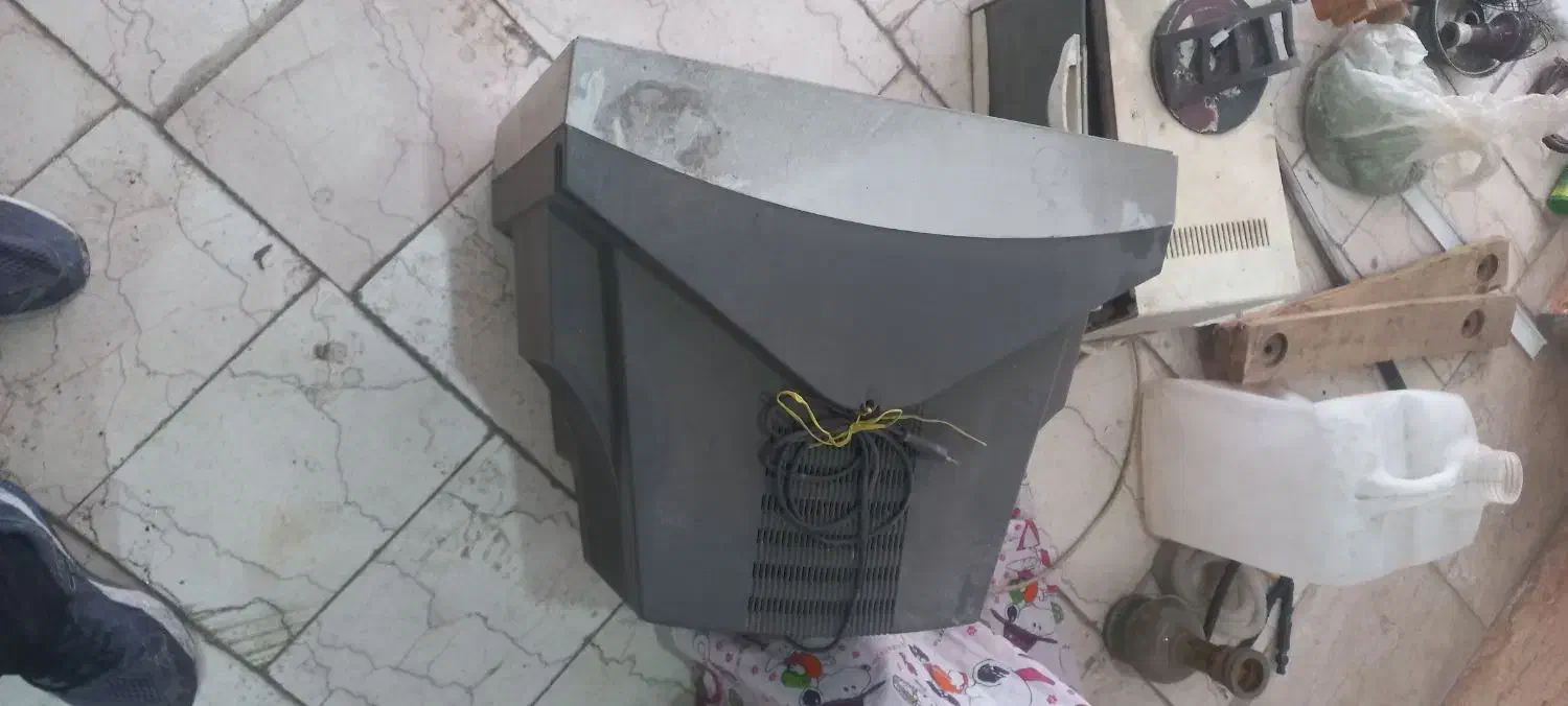 تلویزیون قدیمی|تلویزیون و پروژکتور|قزوین, |دیوار