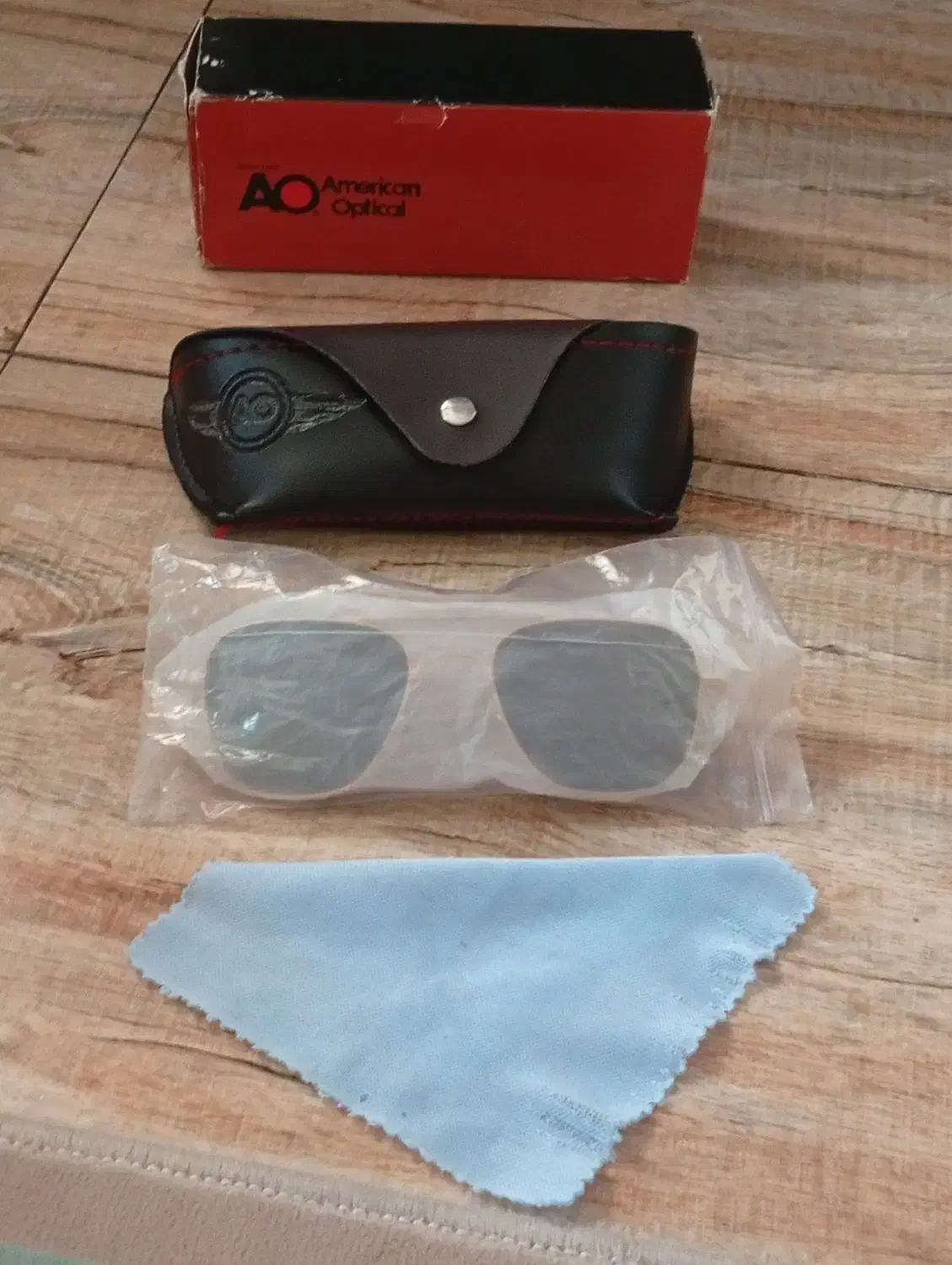 عینک ای او خلبانی آمریکن اپتیکال|زیورآلات و اکسسوری|تهران, لویزان|دیوار