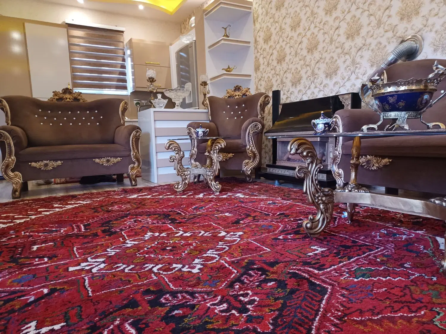 مبل راحتی ۷ نفره همراه سه عدد میز جلو مبلی|مبلمان خانگی و میز عسلی|تبریز, |دیوار