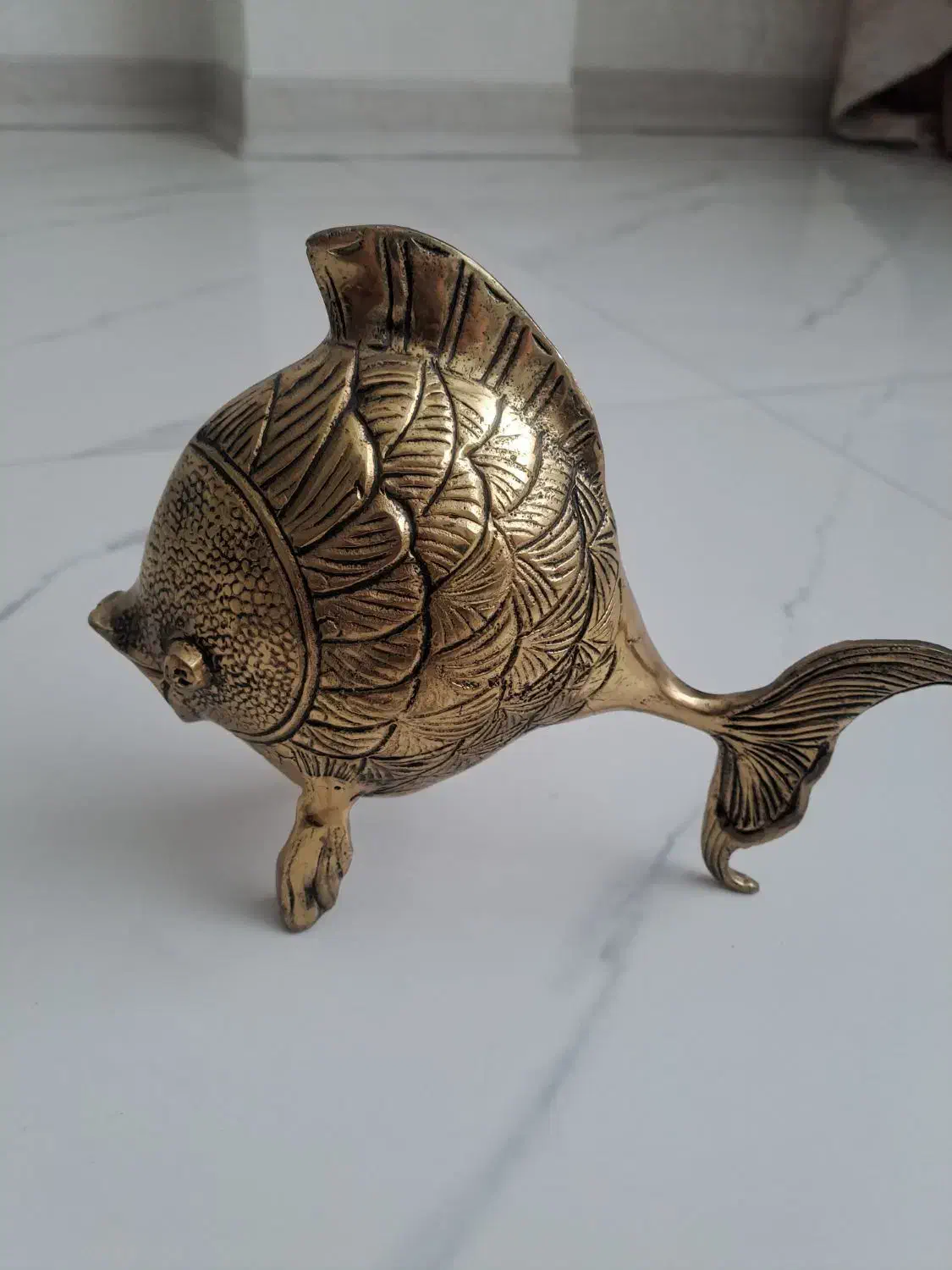 مجسمه برنز و ظرف کنار سالنی|کلکسیون اشیاء عتیقه|اراک, |دیوار