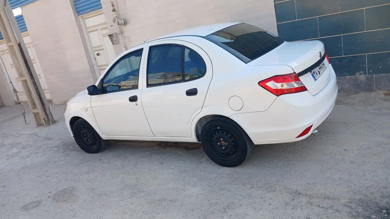 فروش ساینا مدل ۴۰۰ بدون رنگ|خودرو سواری و وانت|چمران, |دیوار