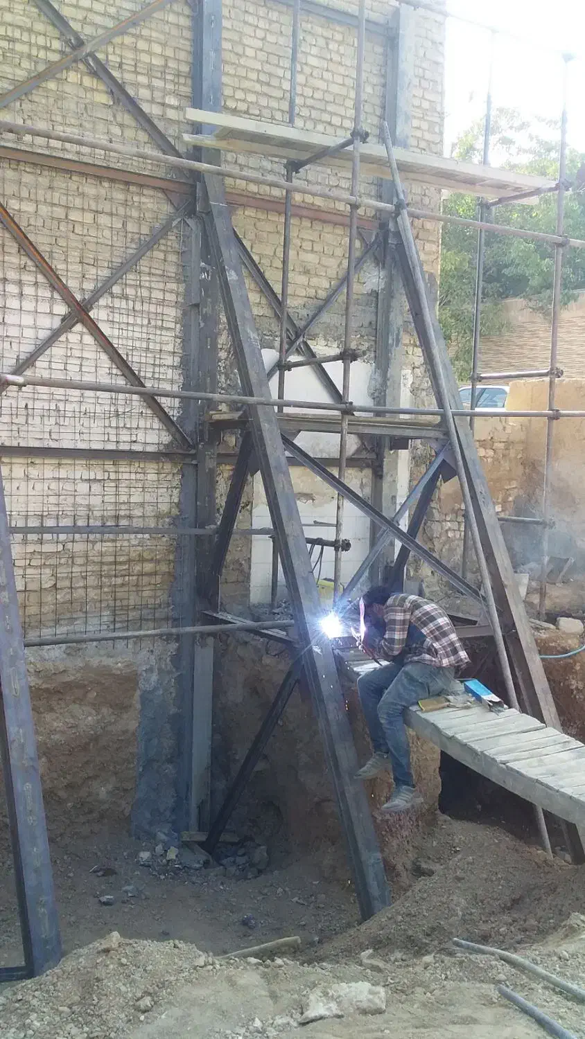 تخریب ساختمان/اجرای سازه نگهبان /مهاربندی/نبشی کشی|خدمات پیشه و مهارت|اصفهان, مرداویج|دیوار