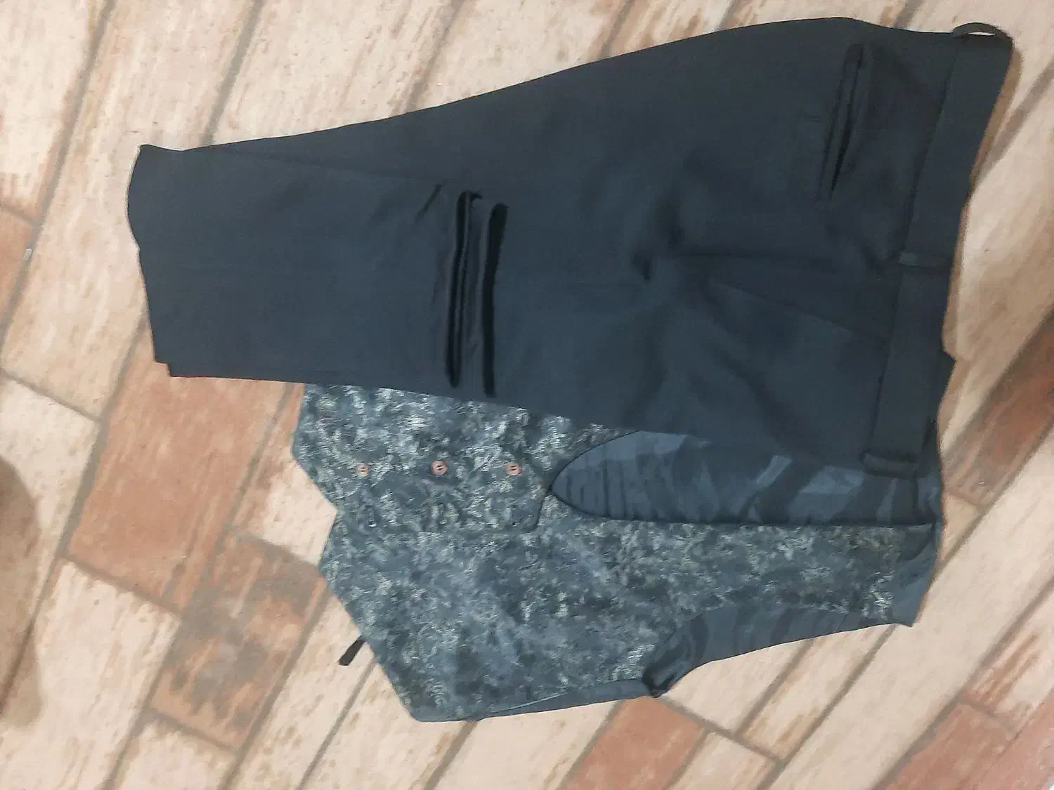 جلیقه و شلوار فقط یک بار پوشیده شده|لباس|نسیمشهر, |دیوار