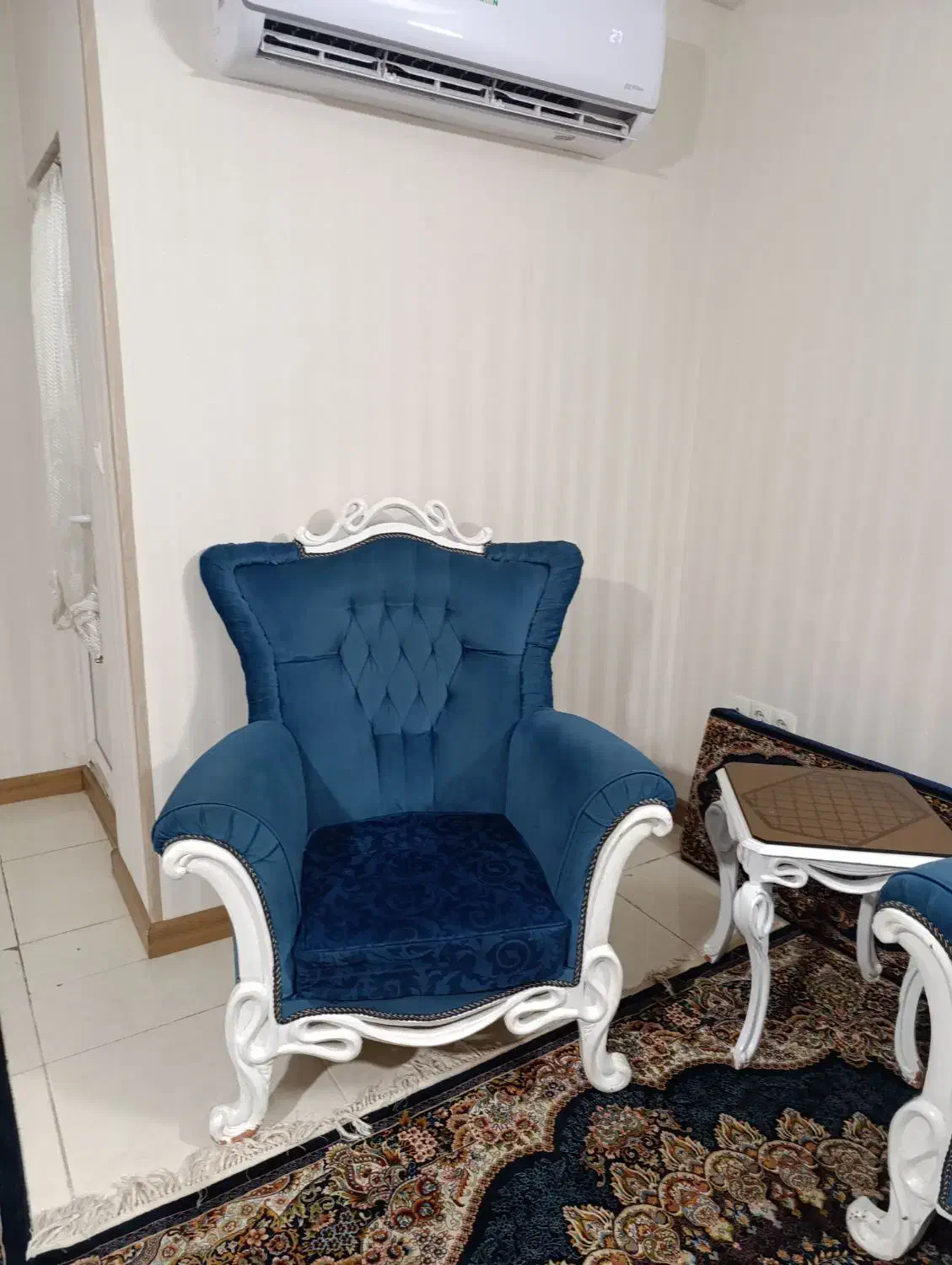 مبل کلاسیک هفت نفره|مبلمان خانگی و میز عسلی|ملایر, |دیوار