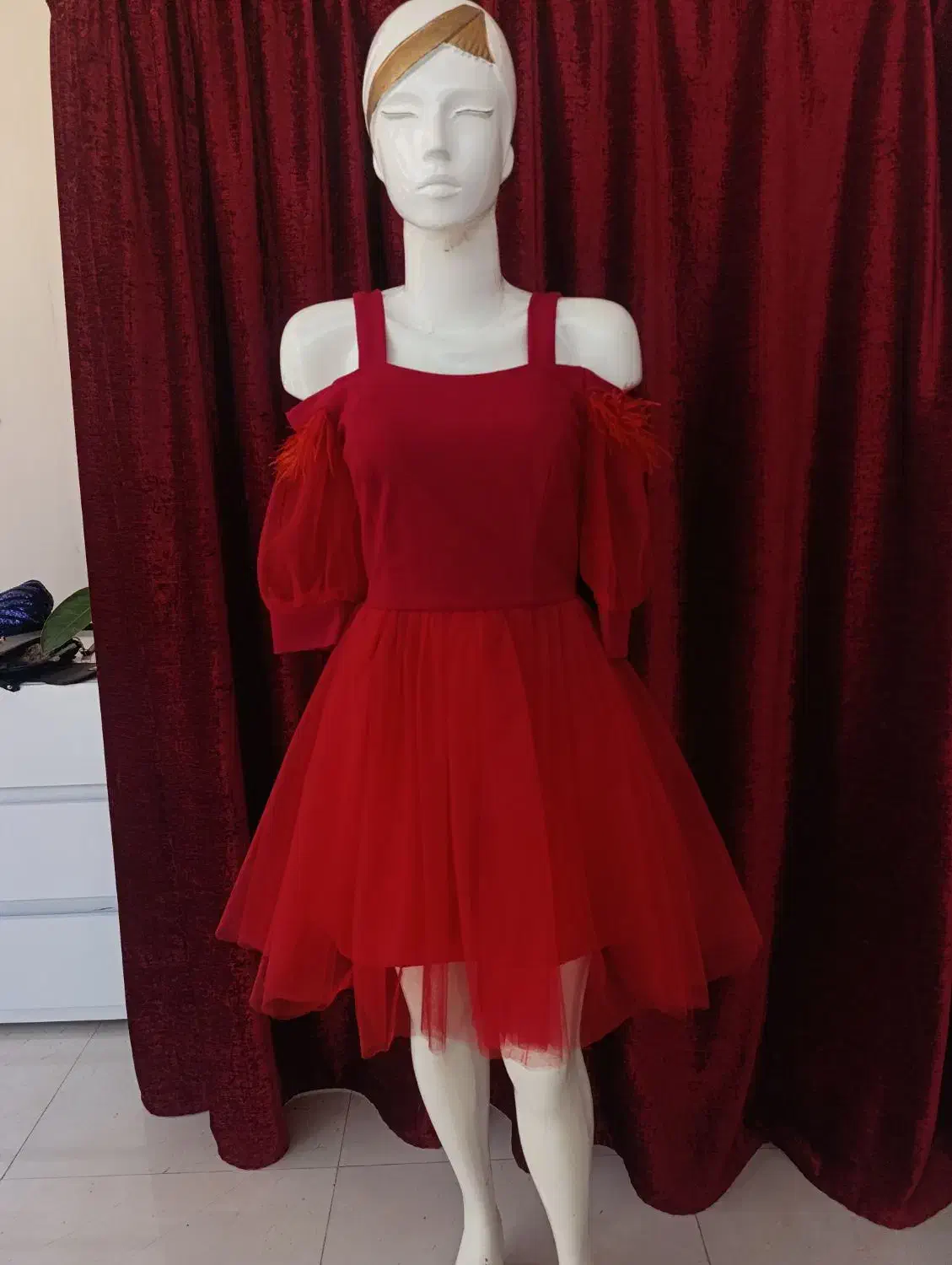 پیراهن کوتاه|لباس|تربتحیدریه, بوستان باغ ملی|دیوار