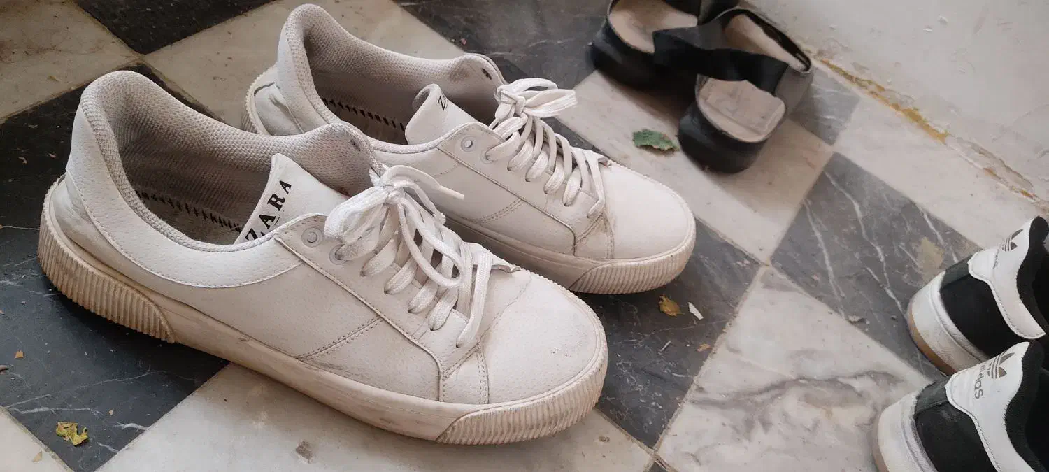 دو عدد کفش اسپرت مردانه|کیف، کفش، کمربند|قم, بلوار امین و ساحلی|دیوار