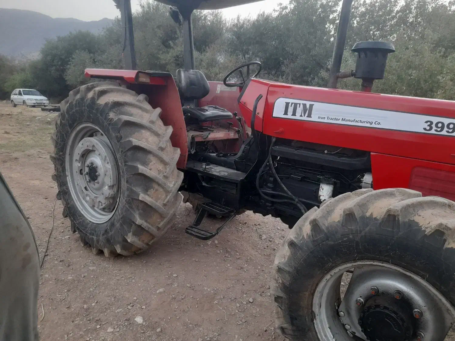 تراکتور|خدمات باغبانی و درختکاری|خرمآباد, |دیوار