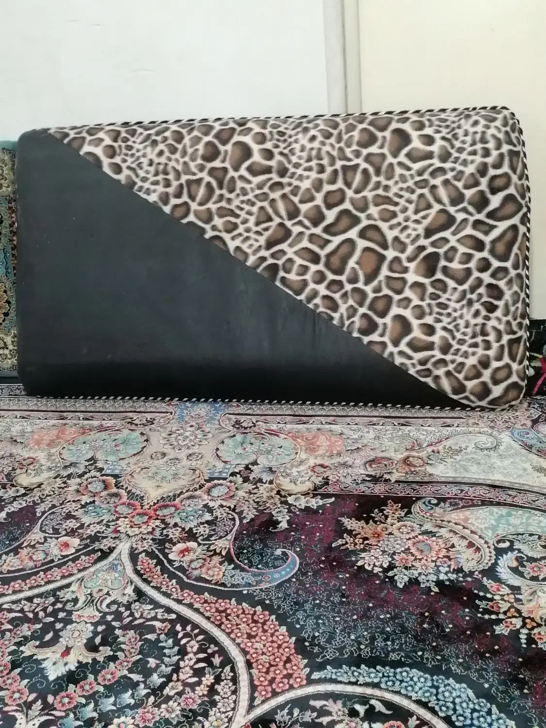 یک جفت پشتی سالم وتمیز|پشتی|اسلام‌شهر, شهرک امام حسین (میان آباد)|دیوار