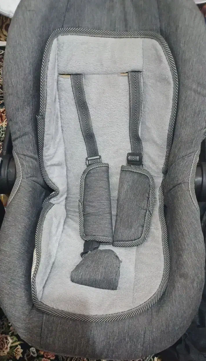 کریر در حد نو ۷۰۰|کالسکه و لوازم جانبی|رشت, نظری|دیوار