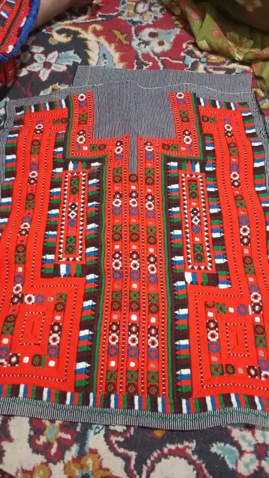 دوچگرم|لباس|بمپور, |دیوار