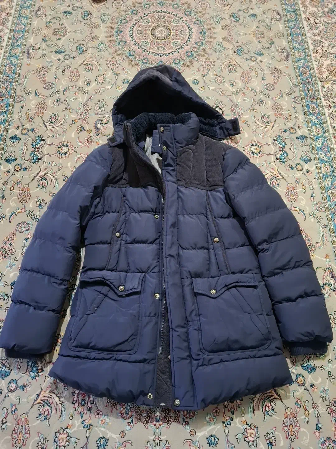 کاپشن|لباس|تکاب, |دیوار