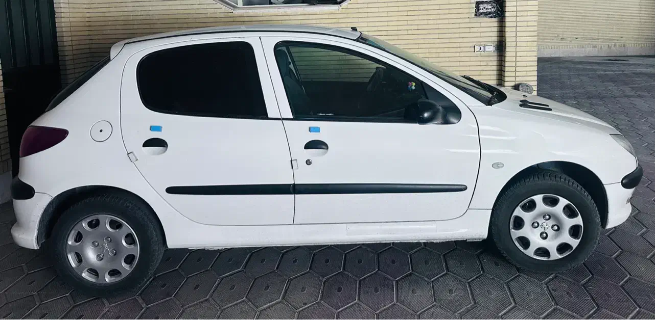 پژو ۲۰۶ تیپ ۳ برج ده ۹۹|خودرو سواری و وانت|شیراز, زرهی|دیوار